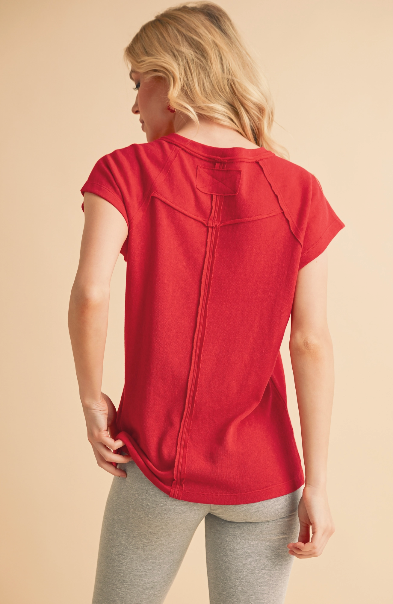 ZOE DETAILED TEE